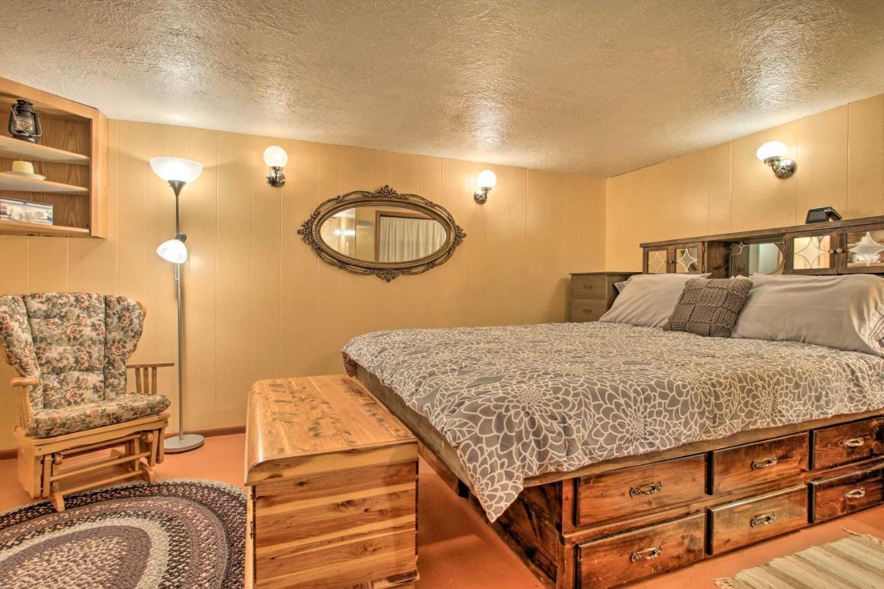 Cozy Home With Hot Tub Half Mi To Salmon River! Luaran gambar