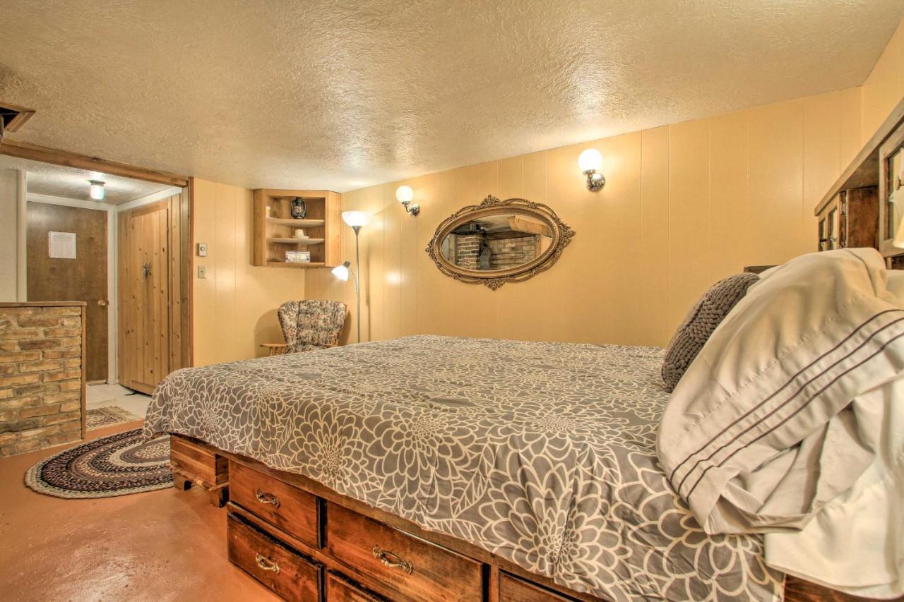 Cozy Home With Hot Tub Half Mi To Salmon River! Luaran gambar